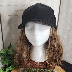 👉SOFT CURLY BASEBALL CAP WIG ~LIGHT BROWN SYNTHETIC WAVE ~ATTACHED ~HAT BLACK